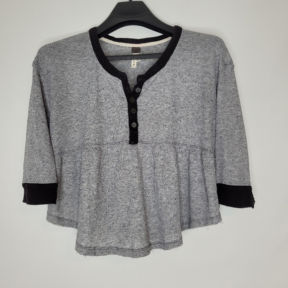 Free People Cropped Gray Thermal - Picture 4 of 11